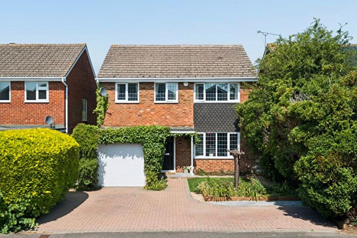 4 Bedroom Detached House For Sale In Holyport, Maidenhead, SL6