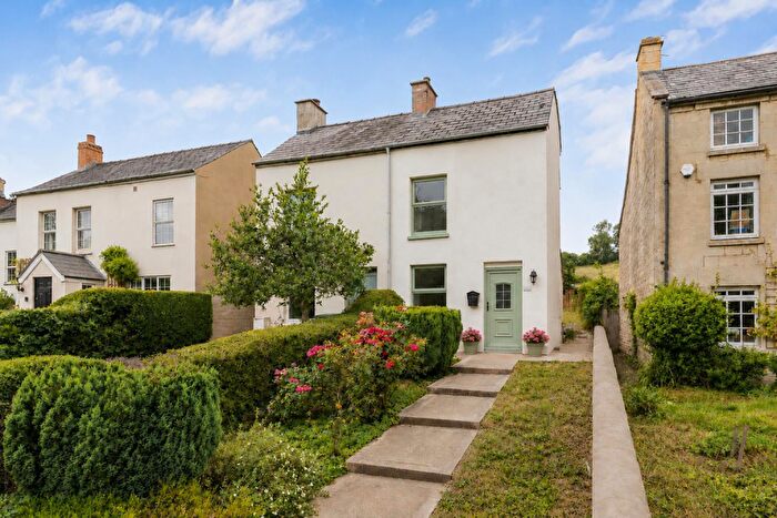 2 Bedroom Cottage For Sale In Painswick Road, Stroud, GL6