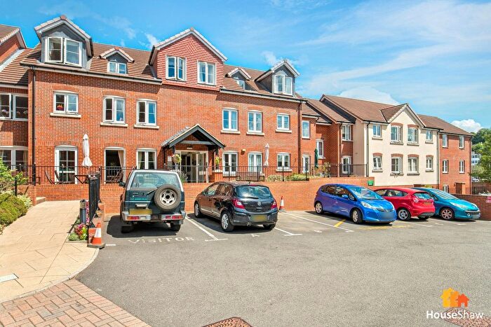 2 Bedroom Property For Sale In Bellingdon Road, Chesham, HP5