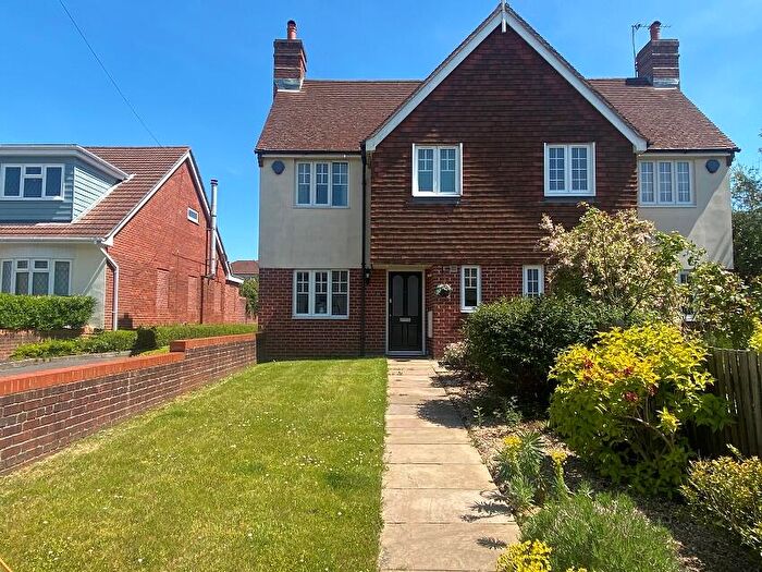 3 Bedroom Semi-Detached House To Rent In Osborne Road, Warsash, SO31
