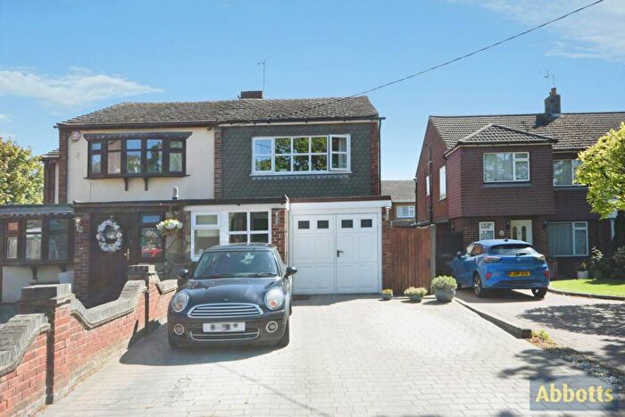 4 Bedroom Semi-Detached House For Sale In Rushbottom Lane, Benfleet, Essex, SS7