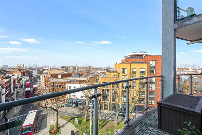 2 Bedroom Flat To Rent In Rye Lane, London, SE15