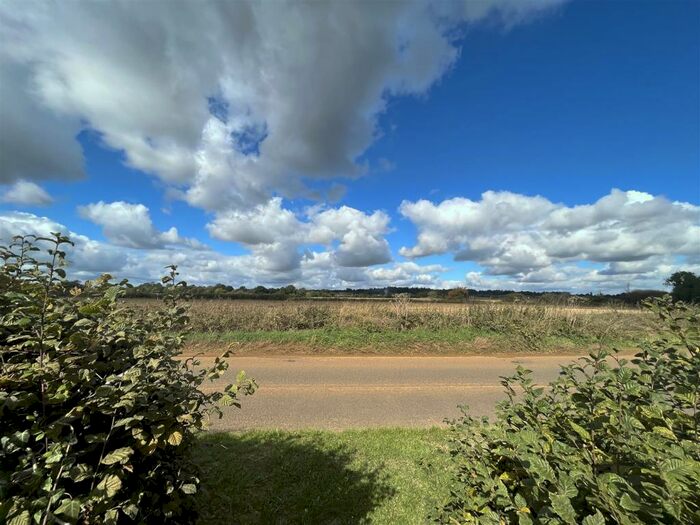 3 Bedroom Terraced House For Sale In Highfield, Bromham, Chippenham, SN15