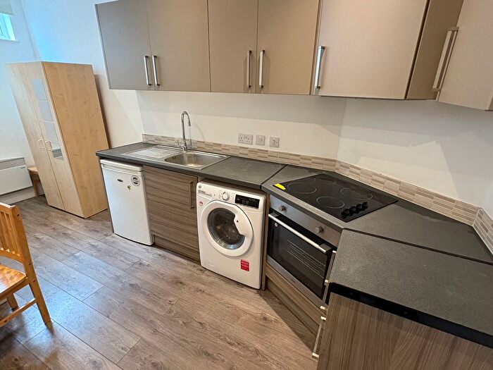 Studio To Rent In Gorst Road, Park Royal, NW10