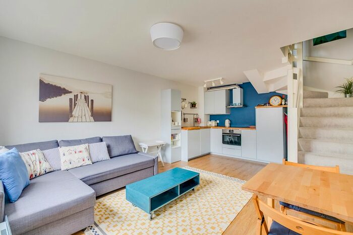 1 Bedroom Property To Rent In Rotherwood Close, London, SW20