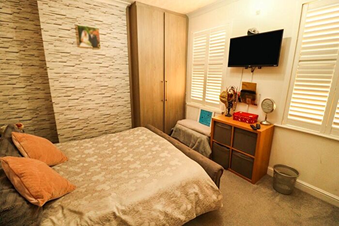 3 Bedroom Terraced House For Sale In Rectory Road, Little Thurrock, Grays, RM17
