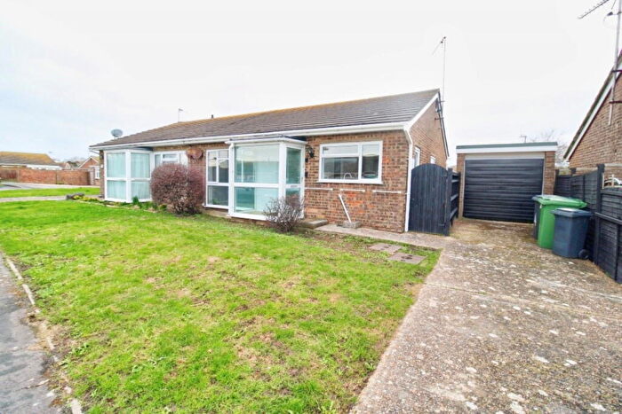 2 Bedroom Link Detached House To Rent In Lapwing Close, Eastbourne, BN23
