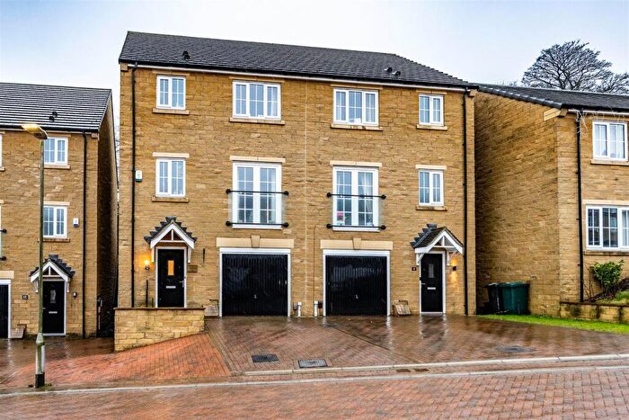 3 Bedroom Semi Detached House For Sale In Black Dyke View, Queensbury, Bradford, BD13