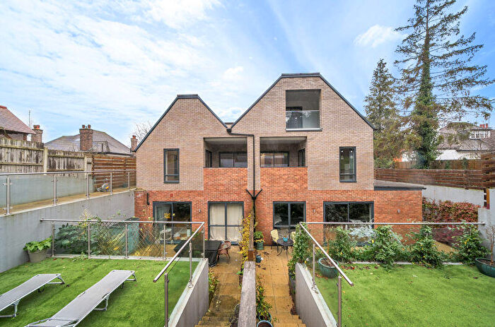 1 Bedroom Flat To Rent In Satin Heights, Haydn Avenue, Purley, CR8