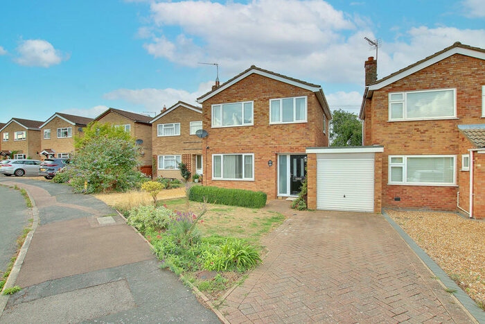 3 Bedroom Link Detached House To Rent In Wheatley Crescent, Bluntisham, PE28