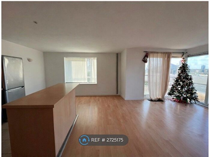 2 Bedroom Flat To Rent In Hopton Road, London, SE18