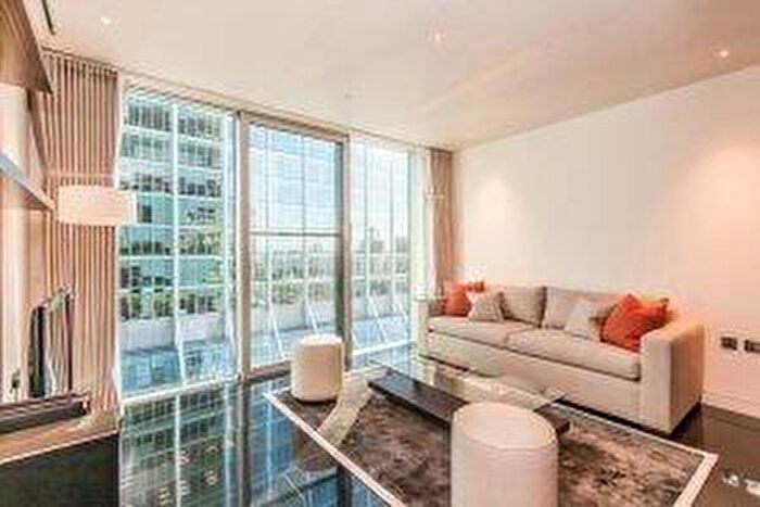 Flat To Rent In Milton Court, Moor Lane, London, EC2Y