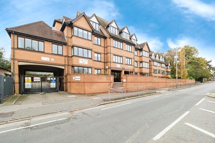 1 Bedroom Flat For Sale In High Road, London, E18
