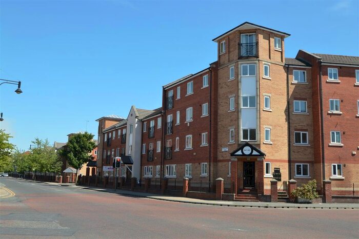 2 Bedroom Flat To Rent In Chorlton Road, Hulme, Manchester, M15