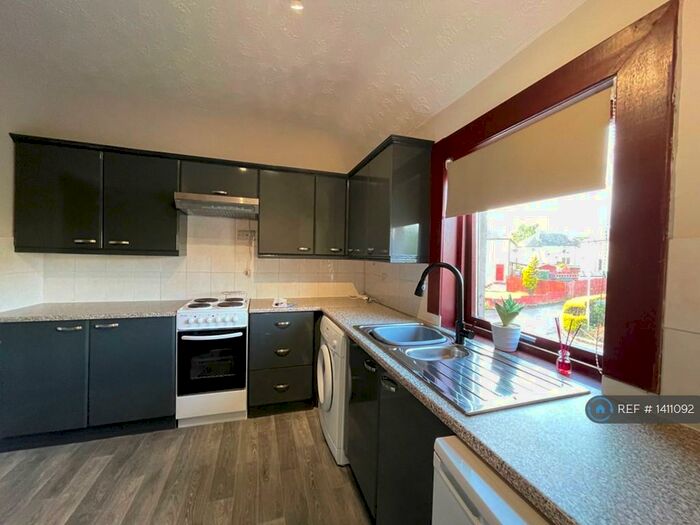 2 Bedroom Flat To Rent In Gartmorn Road, Sauchie, Alloa, FK10