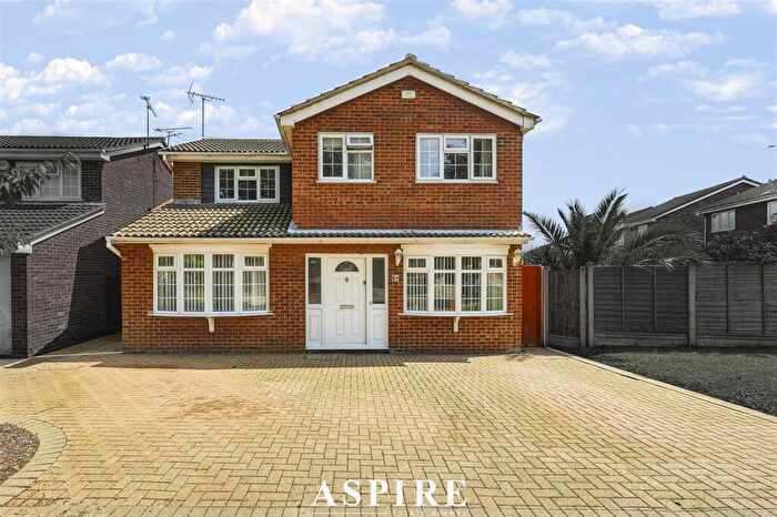 4 Bedroom Detached House For Sale In Bishopsteignton, Shoeburyness, Southend-On-Sea, SS3