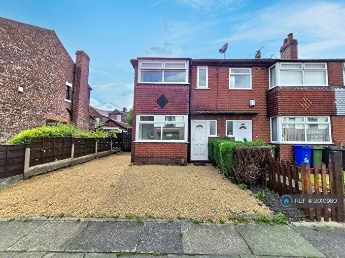 2 Bedroom End Of Terrace House To Rent In Holly St, Manchester, M43