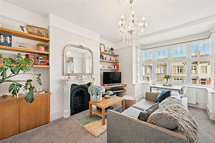 2 Bedroom Flat For Sale In Wormholt Road, London, United Kingdom, W12