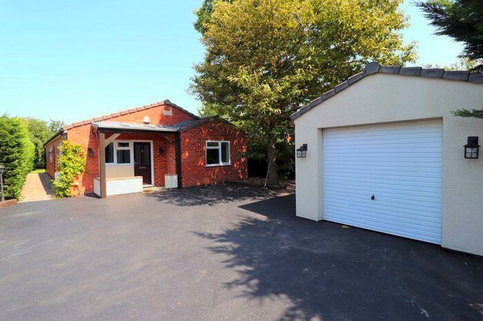 3 Bedroom Bungalow To Rent In Longford Lane, Gloucester, GL2