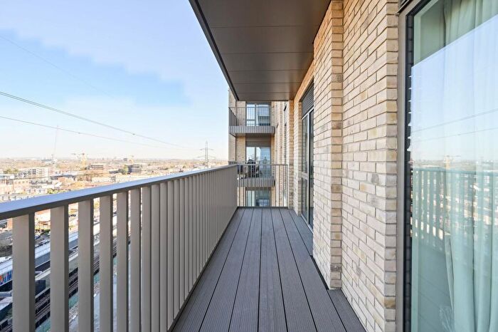 2 Bedroom Flat For Sale In Royal Eden Dock, Royal Docks, London, E16