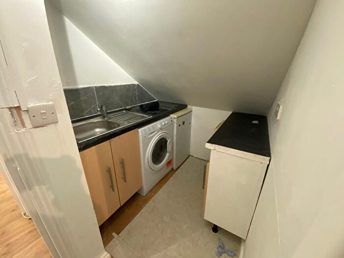 1 Bedroom Flat To Rent In Aldborough Road South, Seven Kings, Ilford, IG3