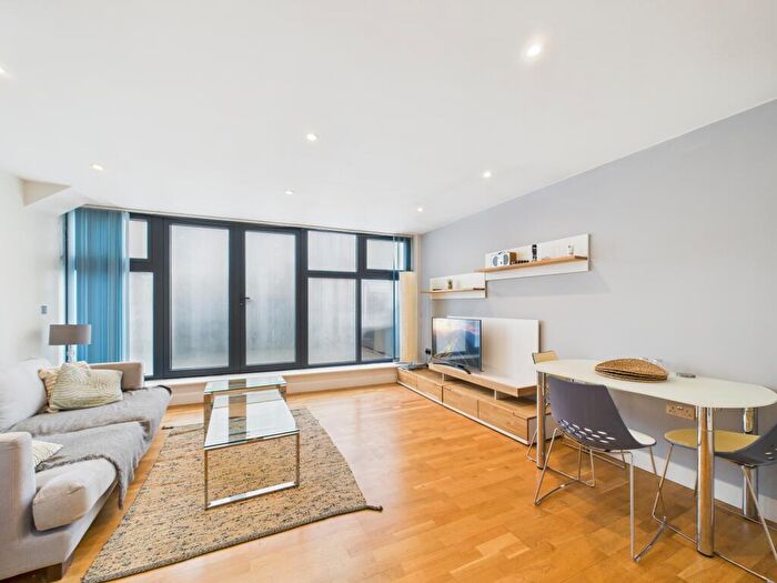 2 Bedroom Flat To Rent In Market Place, RG1