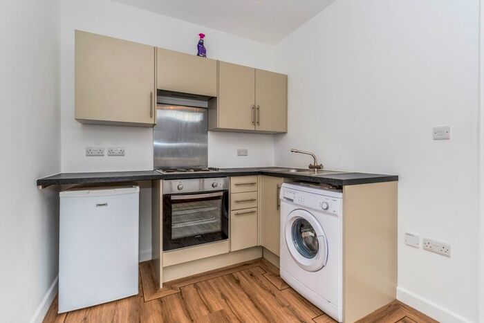 1 Bedroom Flat To Rent In Arundel Street, Portsmouth, PO1