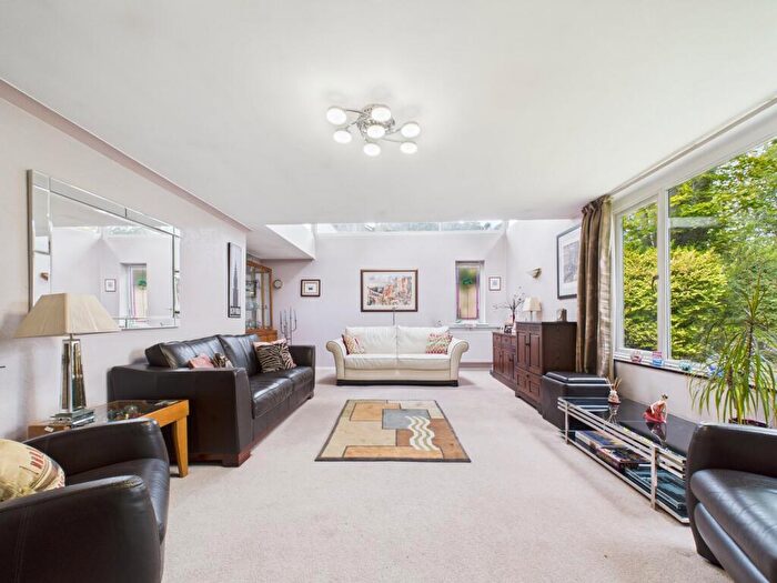 5 Bedroom Detached House For Sale In Chapel Hill, Tilehurst, Reading, RG31