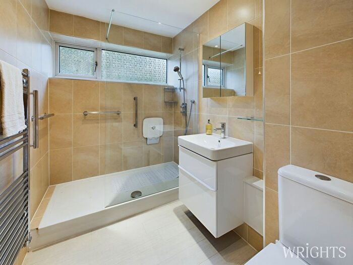 4 Bedroom Detached House For Sale In The Holdings, Hatfield, AL9