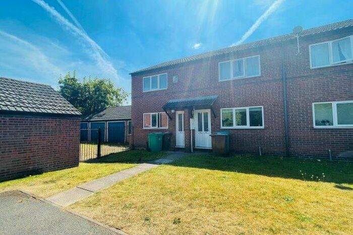 2 Bedroom Town House To Rent In Priory Mews, Nottingham, NG7