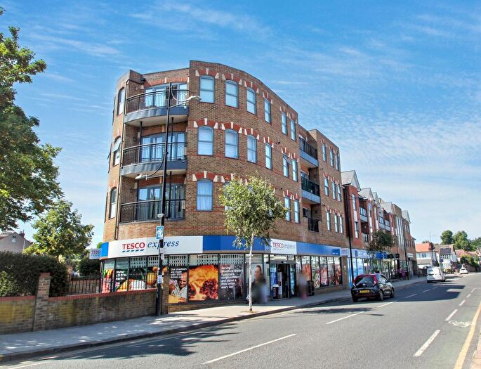 2 Bedroom Flat For Sale In High Road, Woodford Green, IG8