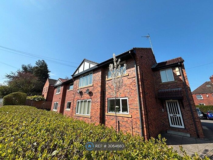 2 Bedroom Flat To Rent In Drummond Avenue, Leeds, LS16
