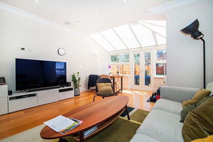 4 Bedroom Semi-Detached House To Rent In Clifton Road, Kingston Upon Thames, KT2
