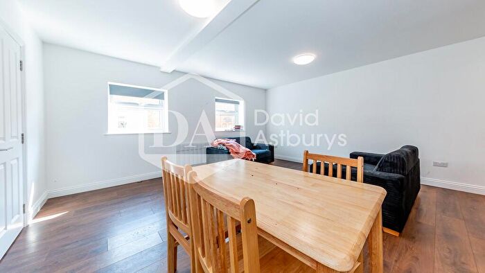 2 Bedroom Mews To Rent In Mattison Road, Harringay, London, N4