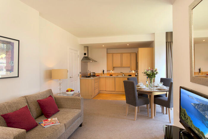 2 Bedroom Apartment To Rent In Cathedral Road, Cardiff, CF11