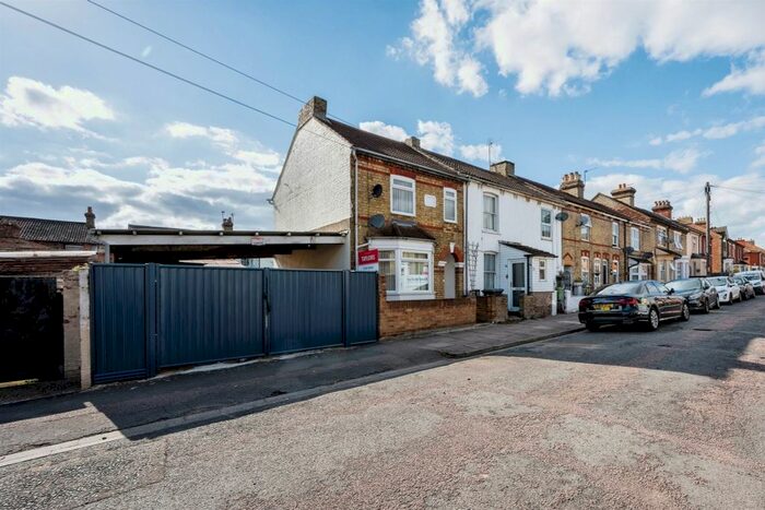 3 Bedroom End Terrace House For Sale In Garfield Street, Bedford, MK41