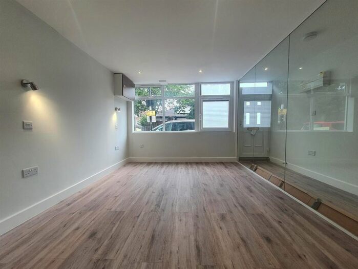 1 Bedroom Flat To Rent In Clarence Road, London, E5