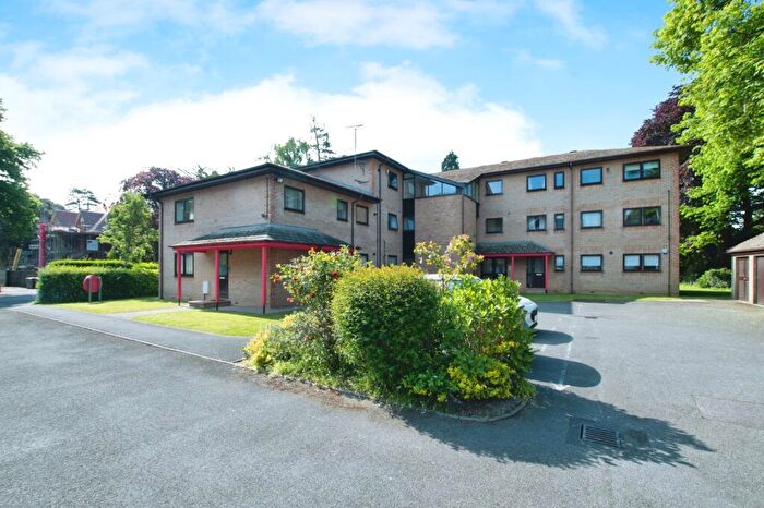 2 Bedroom Flat For Sale In Clarendon Road, Bournemouth, Dorset, BH4