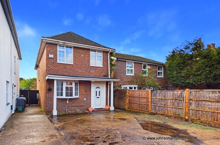 3 Bedroom Detached House For Sale In Bridge Road, Chertsey, KT16