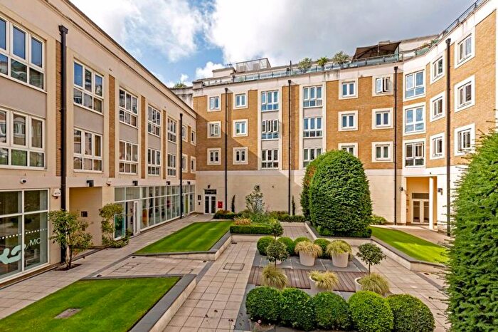 2 Bedroom Flat To Rent In Brewhouse Lane, Castle Court, SW15