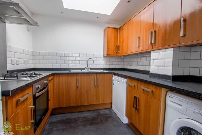 2 Bedroom Flat To Rent In Bath Road, Cheltenham, GL53