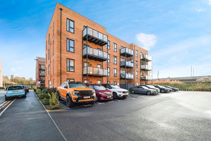 2 Bedroom Flat For Sale In Heriot Road, Rainham, RM13