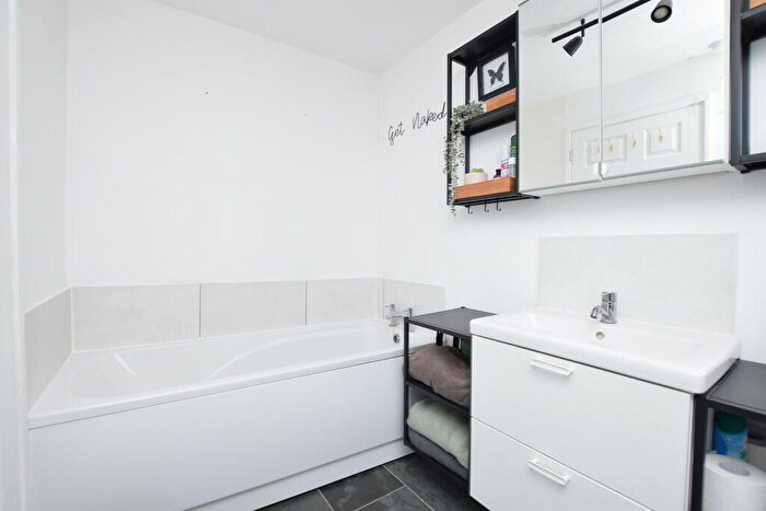 3 Bedroom Terraced House For Sale In Thongsley, Huntingdon, PE29