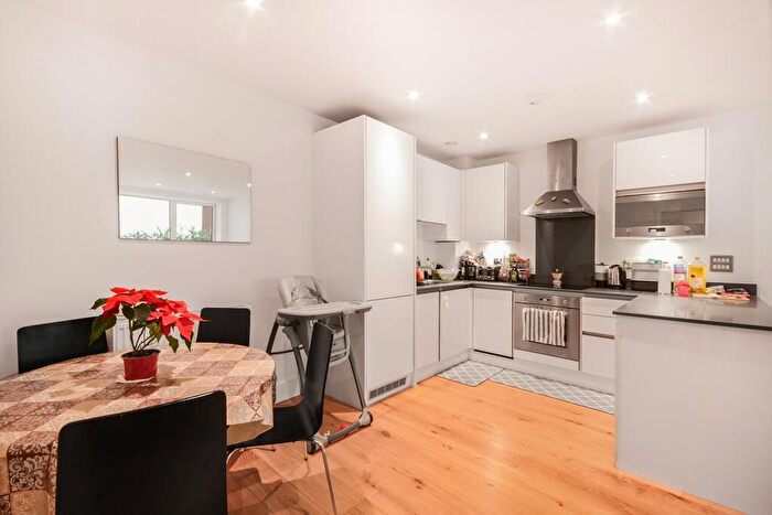 2 Bedroom Flat For Sale In Hoy Street London, E16