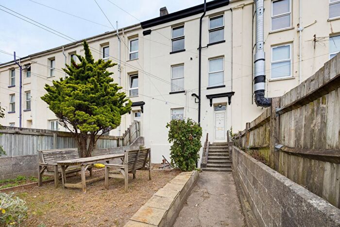 1 Bedroom Flat To Rent In Basement Flat, Hyde Park Road, Plymouth, PL3