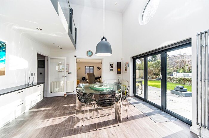 5 Bedroom Detached House For Sale In Farley Close, Truro, TR1