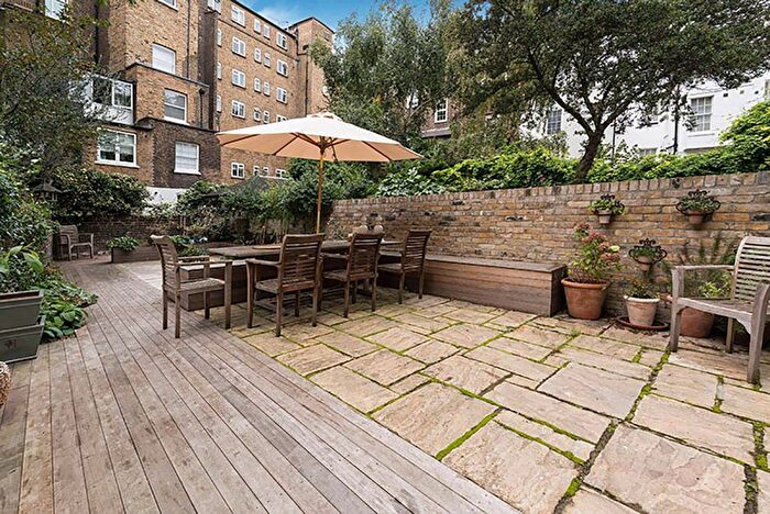 3 Bedroom Flat To Rent In Tachbrook Street, Pimlico, London, SW1V