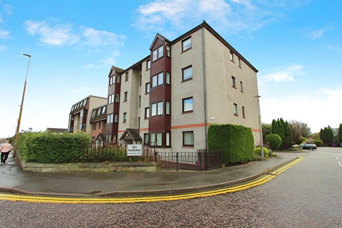 2 Bedroom Flat To Rent In Moira Terrace, Edinburgh, EH7