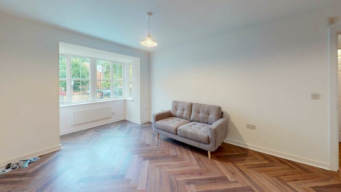 2 Bedroom Flat To Rent In St Michaels Lane, LS6