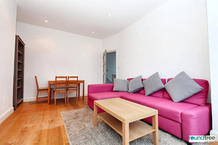 2 Bedroom Flat For Sale In Heriot Road, Hendon, NW4